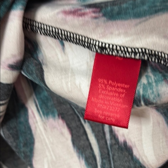 EUC Women's Jennifer Lopez Cold Shoulder Top - Picture 5 of 5